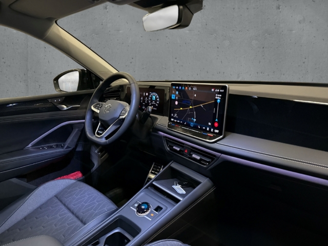 Fahrzeugabbildung Volkswagen Tiguan 1.5 eTSI Energy AHK Navi ACC 360 Kamera