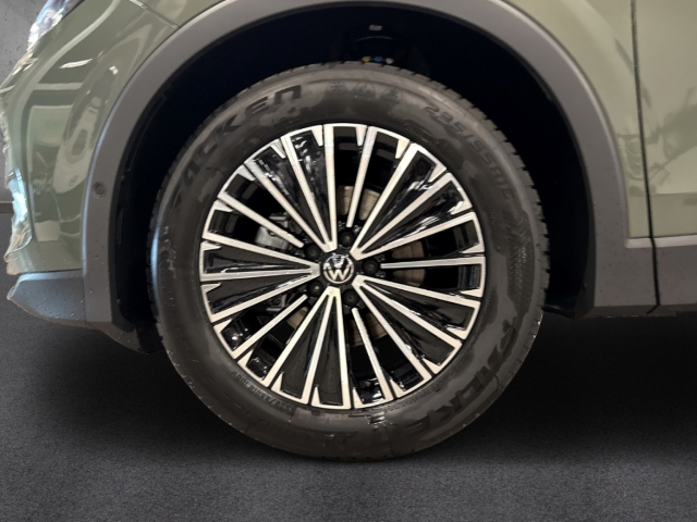 Fahrzeugabbildung Volkswagen Tiguan 1.5 eTSI Energy AHK Navi ACC 360 Kamera