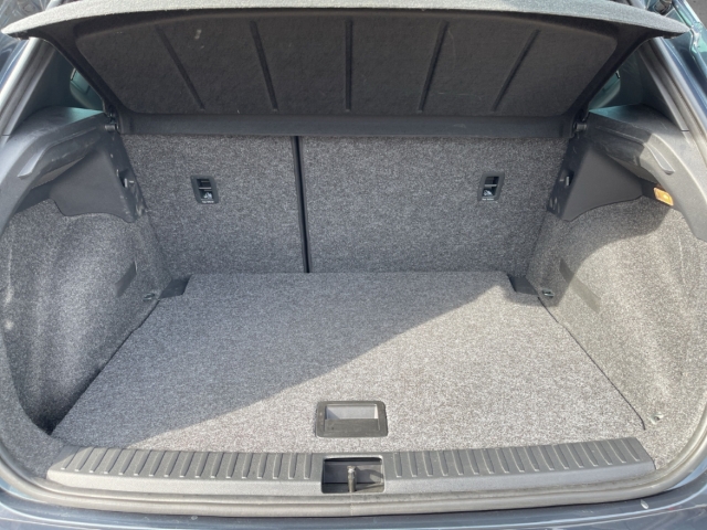 Fahrzeugabbildung SEAT Arona 1.0 TSI DSG XPERIENCE FullLED Navi ACC Kam