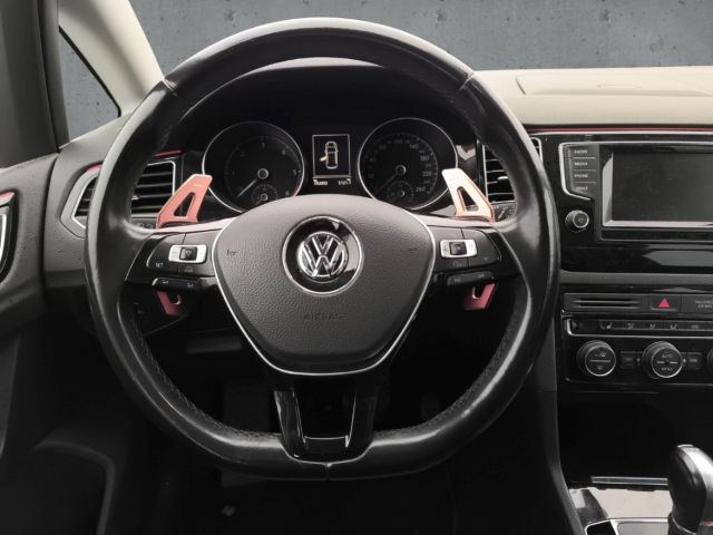 Fahrzeugabbildung Volkswagen Golf Sportsvan 2.0 TDI DSG Highline ACC Pano Bi-Xenon Navi