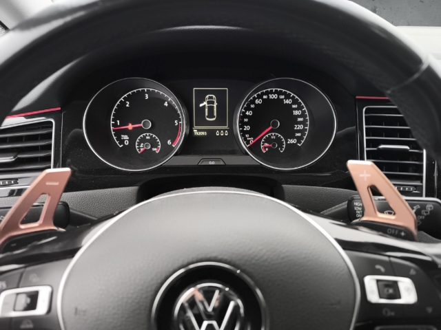 Fahrzeugabbildung Volkswagen Golf Sportsvan 2.0 TDI DSG Highline ACC Pano Bi-Xenon Navi