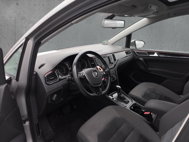 Fahrzeugabbildung Volkswagen Golf Sportsvan 2.0 TDI DSG Highline ACC Pano Bi-Xenon Navi