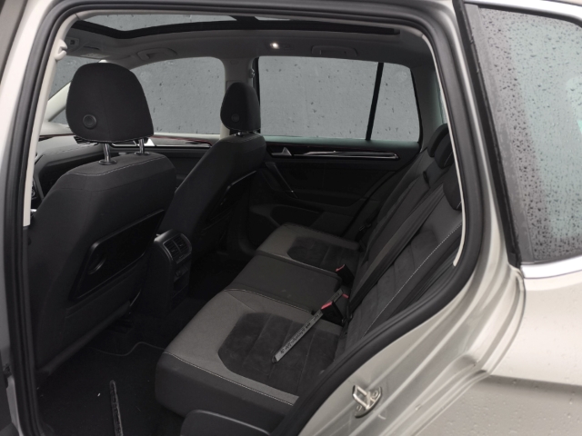 Fahrzeugabbildung Volkswagen Golf Sportsvan 2.0 TDI DSG Highline ACC Pano Bi-Xenon Navi