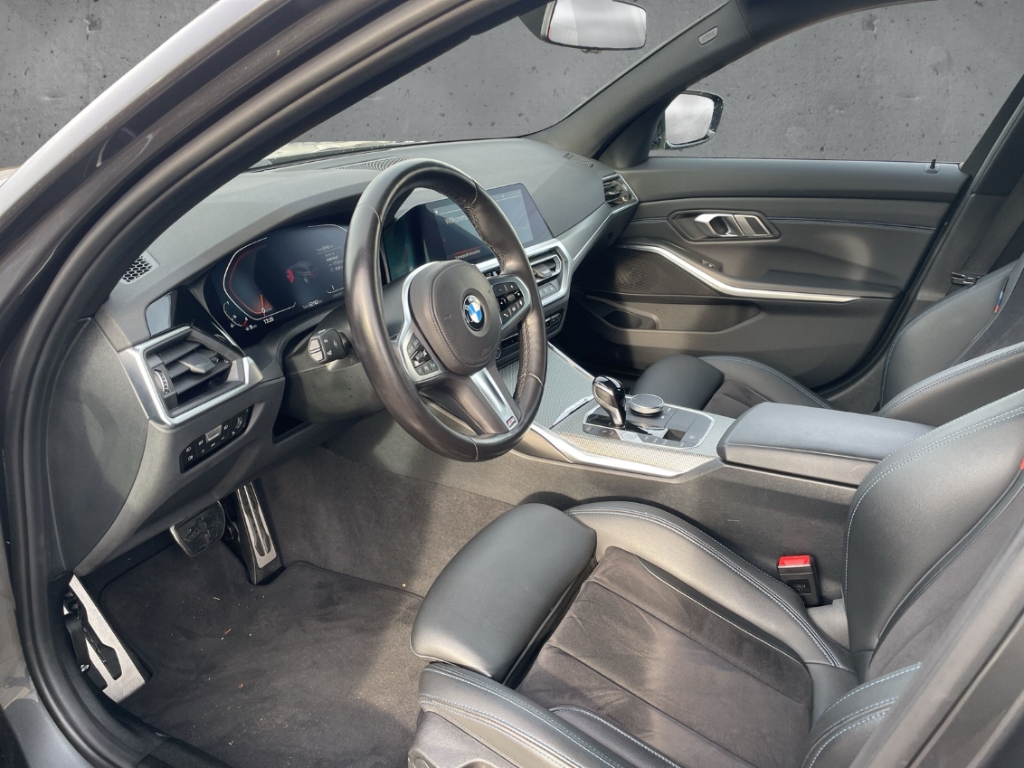 Fahrzeugabbildung BMW 318 TOURING M-SPORT VIRT ACC SHZ LEDER LED