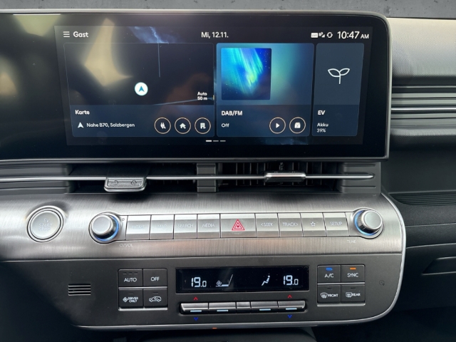Fahrzeugabbildung Hyundai KONA EV MJ26 SX2 Select 65kWh Navi LED ACC Apple CarPlay Android Auto Mehrzonenklima