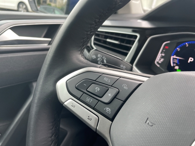 Fahrzeugabbildung Volkswagen Polo 1.0 TSI DSG Style IQ.LIGHT Navi ACC SHZ PDC