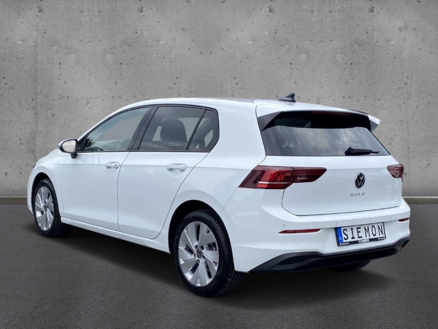 Fahrzeugabbildung Volkswagen Golf 1.5 TSI Life AHK Pano SHZ SideAssist ACC LED