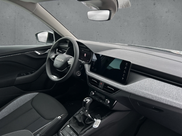 Fahrzeugabbildung SKODA Kamiq 1.5 TSI DSG Balance LED Navi AHK LM17 PDC