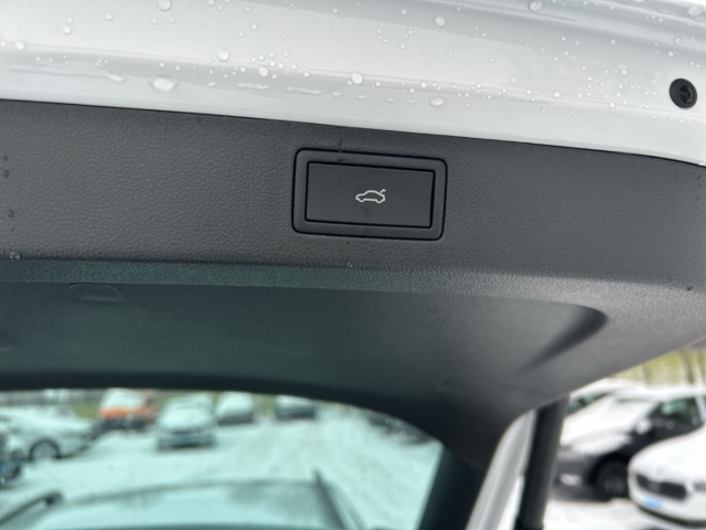 Fahrzeugabbildung SKODA Kamiq 1.5 TSI DSG Balance LED Navi AHK LM17 PDC