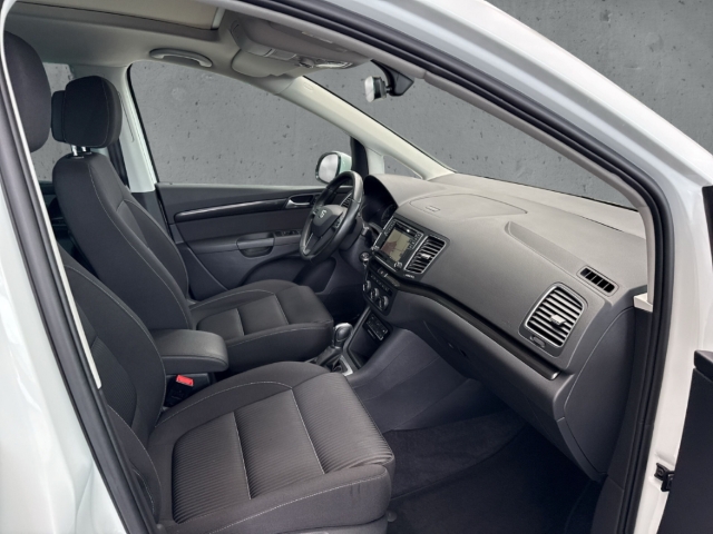 Fahrzeugabbildung SEAT Alhambra 1.4 TSI DSG Style AHK BiXen Navi Kamera