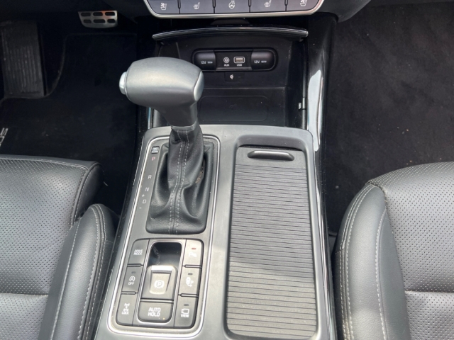 Fahrzeugabbildung Kia Sorento 2.2 CRDi 4WD Platinum Edition Leder Navi