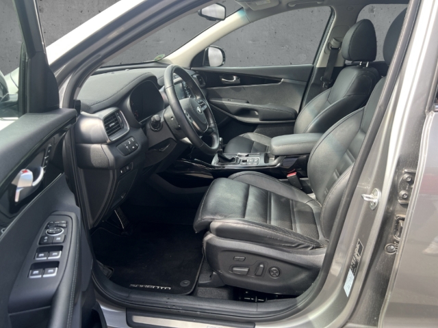 Fahrzeugabbildung Kia Sorento 2.2 CRDi 4WD Platinum Edition Leder Navi