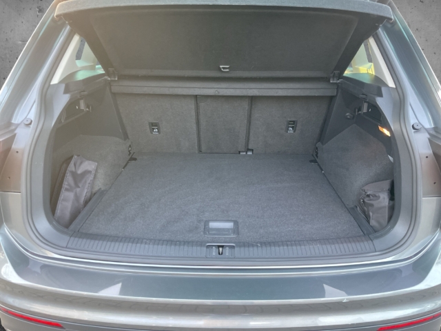 Fahrzeugabbildung Volkswagen Tiguan 1.4 TSI DSG AHK el. Klappe SHZ ACC PDCv+h