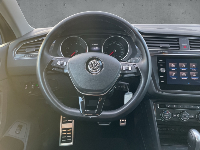 Fahrzeugabbildung Volkswagen Tiguan 1.4 TSI DSG AHK el. Klappe SHZ ACC PDCv+h