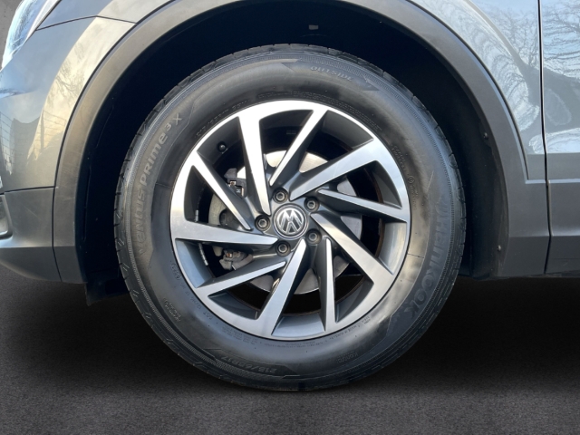 Fahrzeugabbildung Volkswagen Tiguan 1.4 TSI DSG AHK el. Klappe SHZ ACC PDCv+h