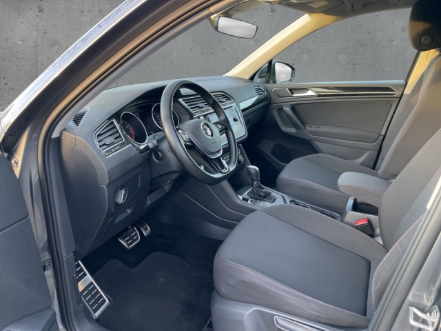 Fahrzeugabbildung Volkswagen Tiguan 1.4 TSI DSG AHK el. Klappe SHZ ACC PDCv+h