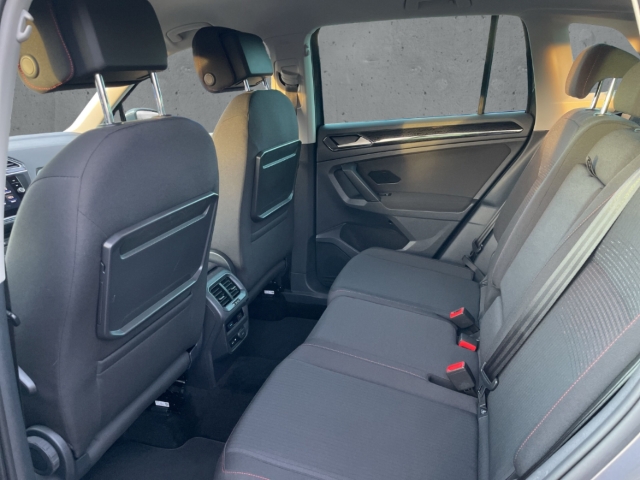 Fahrzeugabbildung Volkswagen Tiguan 1.4 TSI DSG AHK el. Klappe SHZ ACC PDCv+h