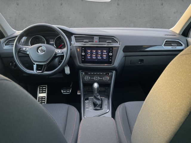 Fahrzeugabbildung Volkswagen Tiguan 1.4 TSI DSG AHK el. Klappe SHZ ACC PDCv+h