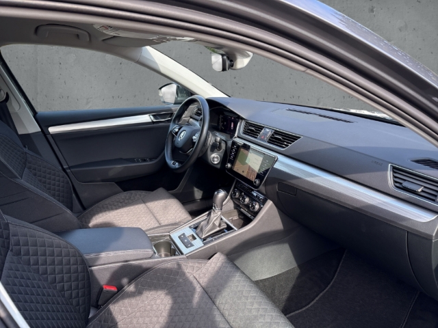 Fahrzeugabbildung SKODA Superb Combi Ambition 2.0 TDI SHZ LHZ AHK Kam