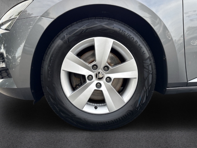 Fahrzeugabbildung SKODA Superb Combi Ambition 2.0 TDI SHZ LHZ AHK Kam