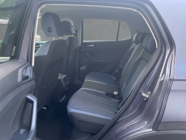 Fahrzeugabbildung Volkswagen T-Cross 1.0 TSI DSG Style IQ.LIGHT AHK PDC SHZ R-Kamera