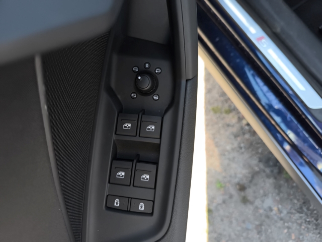 Fahrzeugabbildung Audi A3 SB 40TFSI quattro S-Line AHK LED Navi RKam GRA SHZ PDCvh