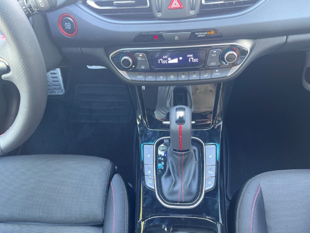 Fahrzeugabbildung Hyundai i30 FL Kombi 1.5 T-GDI DCT N-LINE Navi digitales Cockpit Sportpaket LED Apple CarPlay