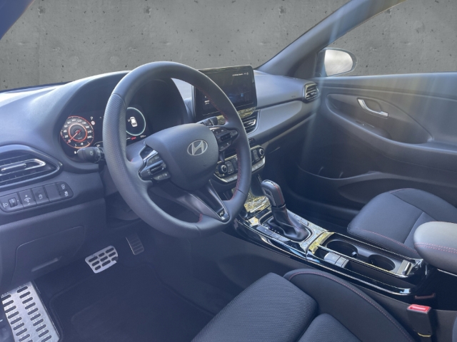 Fahrzeugabbildung Hyundai i30 FL Kombi 1.5 T-GDI DCT N-LINE Navi digitales Cockpit Sportpaket LED Apple CarPlay