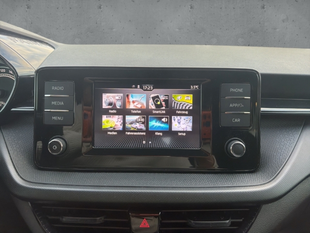 Fahrzeugabbildung SKODA Fabia 1.0 MPI GSR Klima LED SHZ PDC LED Klima