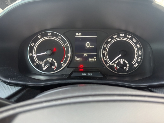 Fahrzeugabbildung SKODA Fabia 1.0 MPI GSR Klima LED SHZ PDC LED Klima