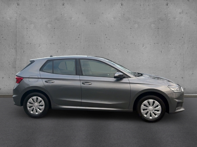 Fahrzeugabbildung SKODA Fabia 1.0 MPI GSR Klima LED SHZ PDC LED Klima