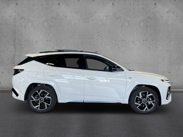 Fahrzeugabbildung Hyundai TUCSON FL PHEV 1.6 AT 4WD N-LINE Panoramadach HUD Navi digitales Cockpit Soundsystem