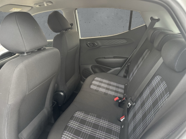 Fahrzeugabbildung Hyundai i10 FL MY25 1.2 Prime Smart Key Dachlackierung Apple CarPlay Android Auto DAB SHZ LenkradHZG