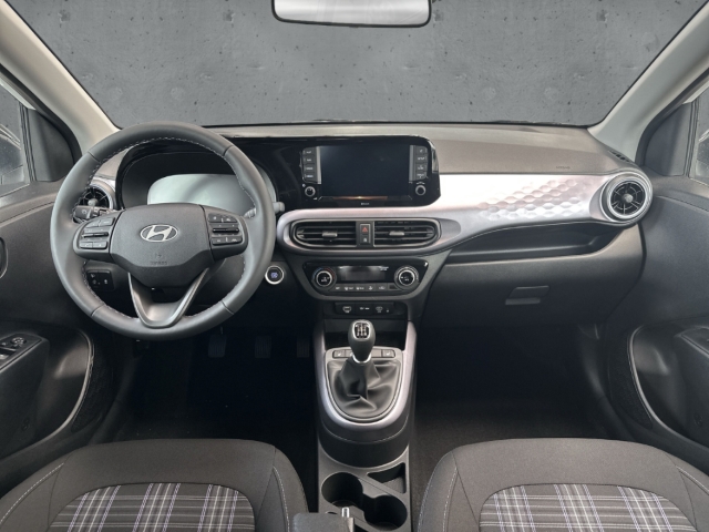 Fahrzeugabbildung Hyundai i10 FL MY25 1.2 Prime Smart Key Dachlackierung Apple CarPlay Android Auto DAB SHZ LenkradHZG