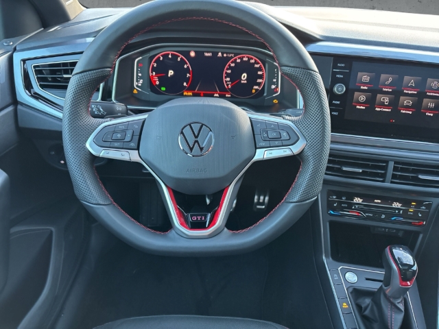Fahrzeugabbildung Volkswagen Polo GTI 2.0 TSI IQ.LIGHT Pano RearView ACC SHZ