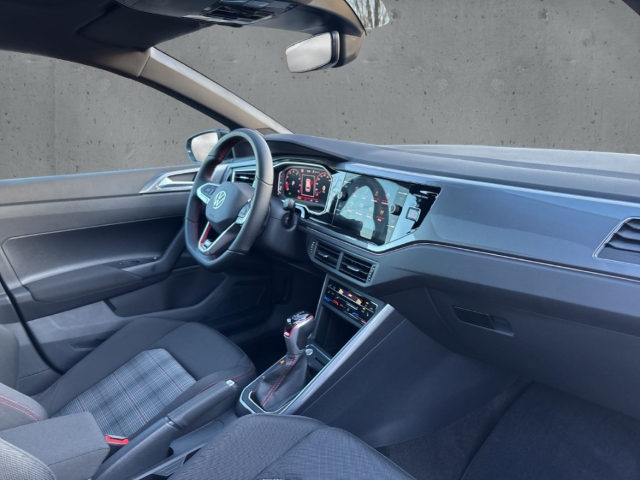 Fahrzeugabbildung Volkswagen Polo GTI 2.0 TSI IQ.LIGHT Pano RearView ACC SHZ