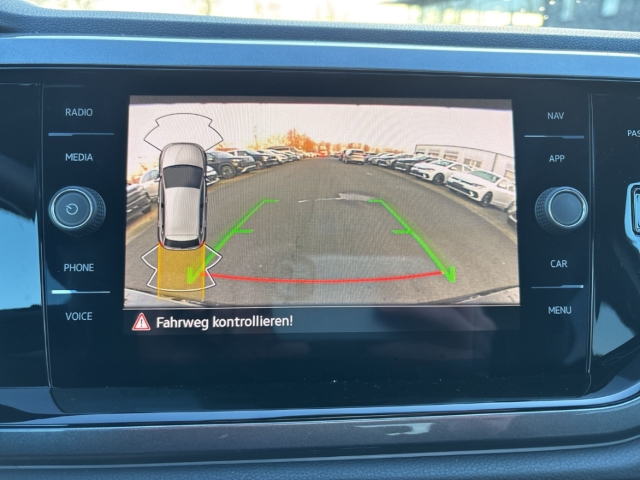 Fahrzeugabbildung Volkswagen Polo GTI 2.0 TSI IQ.LIGHT Pano RearView ACC SHZ