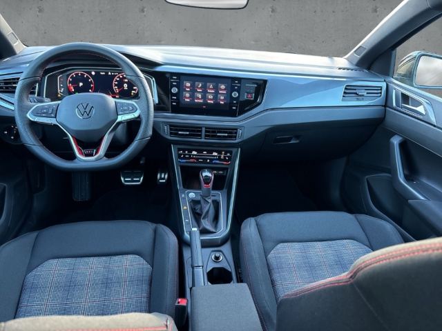 Fahrzeugabbildung Volkswagen Polo GTI 2.0 TSI IQ.LIGHT Pano RearView ACC SHZ