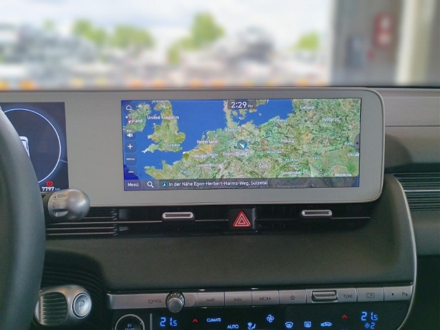Fahrzeugabbildung Hyundai IONIQ 5 77,4kWh 2WD MY24 TECHNIQ Assist-P Bose 20LM el.Heckklappe Navi Digitales Cockpit