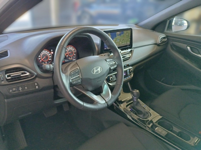 Fahrzeugabbildung Hyundai i30 FL 5-trg 1.0 T-GDI DCT Advantage Plus-Paket MY25 Navi Digitales Cockpit LED ACC