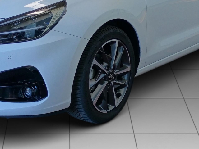 Fahrzeugabbildung Hyundai i30 FL 5-trg 1.0 T-GDI DCT Advantage Plus-Paket MY25 Navi Digitales Cockpit LED ACC