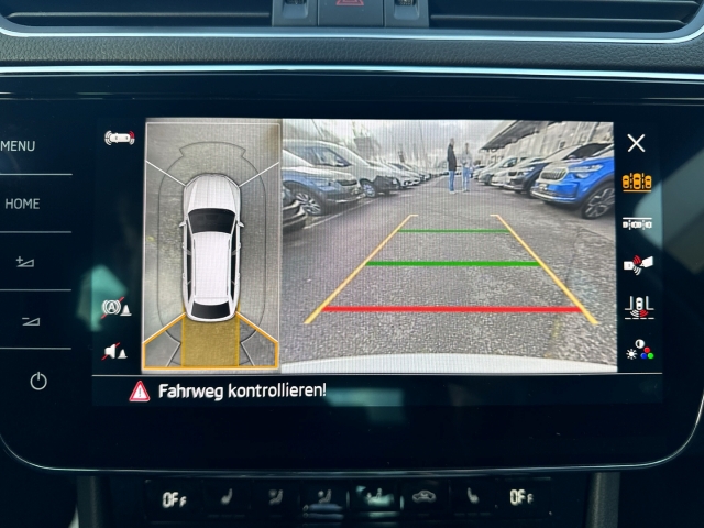 Fahrzeugabbildung SKODA Superb Combi 1.5 TSI DSG Style AHK ACC AreaView