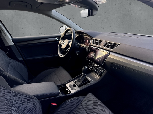 Fahrzeugabbildung SKODA Superb Combi 1.5 TSI DSG Style AHK ACC AreaView