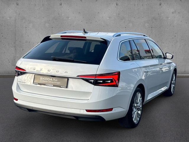 Fahrzeugabbildung SKODA Superb Combi 1.5 TSI DSG Style AHK ACC AreaView