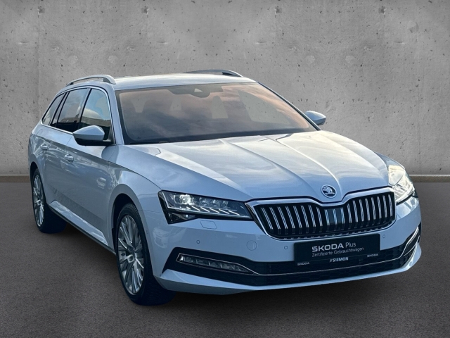 Fahrzeugabbildung SKODA Superb Combi 1.5 TSI DSG Style AHK ACC AreaView