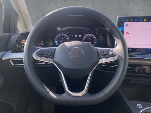 Fahrzeugabbildung Volkswagen Golf 1.5 TSI LED Navi SHZ ACC PDC