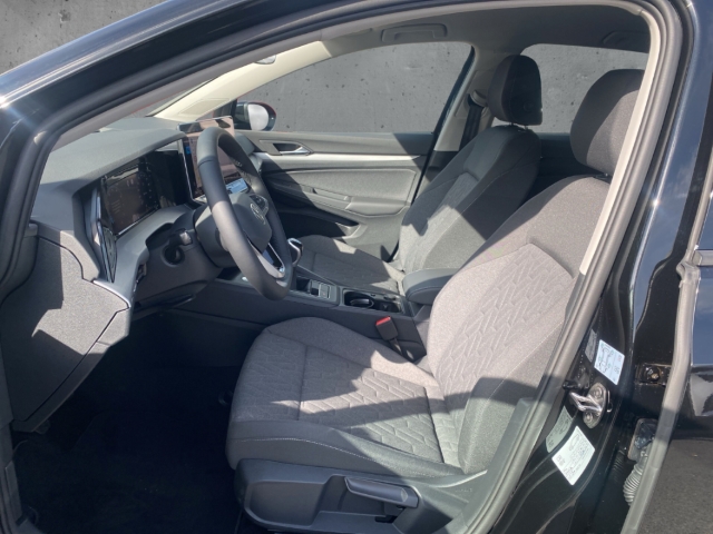 Fahrzeugabbildung Volkswagen Golf 1.5 TSI LED Navi SHZ ACC PDC