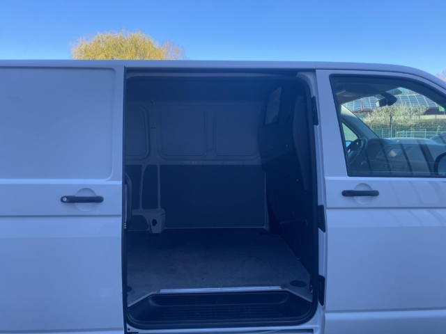 Fahrzeugabbildung Volkswagen Transporter Kasten-Kombi Kasten lang 2.0 LR 3,2t TDI EU6 SCR BlueMotion Technol