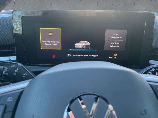 Fahrzeugabbildung Volkswagen T-Roc 1.5 eTSI R-Line IQ.LIGHT Navi AHK ACC SHZ