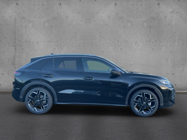 Fahrzeugabbildung Volkswagen T-Roc 1.5 eTSI R-Line IQ.LIGHT Navi AHK ACC SHZ